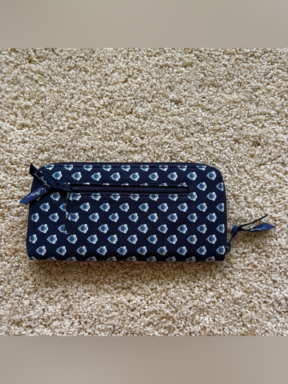 Vera‎ Bradley Travel Organizer /
Large Clutch Wallet Blue
Nantucket